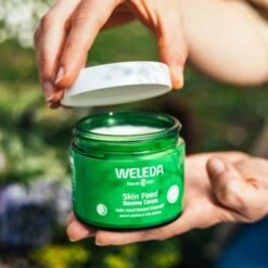 Weleda Skin Food Baume Corps Bio - Contenance : 150 Ml -René furterer Soldes Magasin 77656c6564612d736b696e2d666f6f642d6261756d652d636f7270732d62696f2d31c219614f